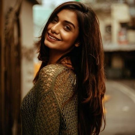 Divya Agarwal Net Worth 2022: Age, Height, Weight, Boyfriend, Dating, Bio-Wiki Photo