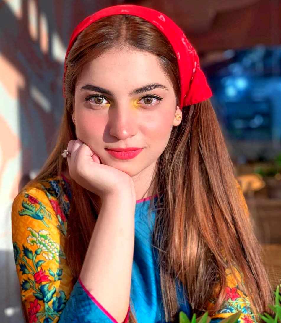 Dananeer Mobeen (Youtube Star) Wiki, Age, Biography, Boyfriend, Family and More Photo