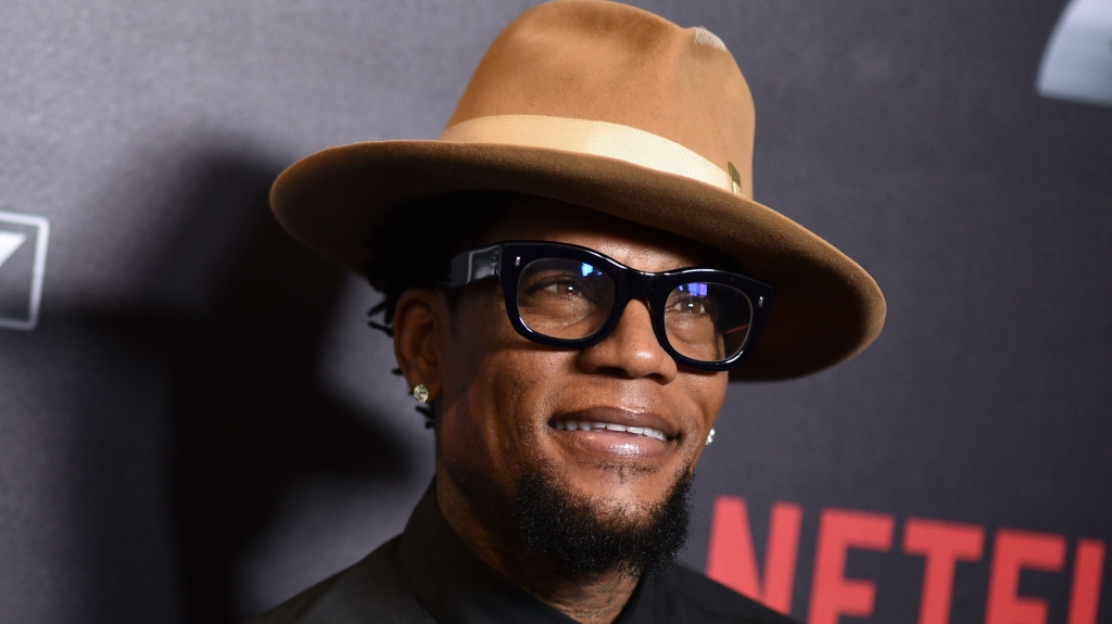 D. L. Hughley Net Worth 2022, Age, Wife, Height, Weight, Bio & Wiki Photo