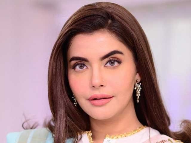 Nida Yasir Net Worth, Age, Husband, Height, Weight, Bio and Wiki Photo