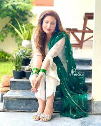 Saima Noor Net Worth, Age, Husband, Height, Weight, Bio & Wiki Photo
